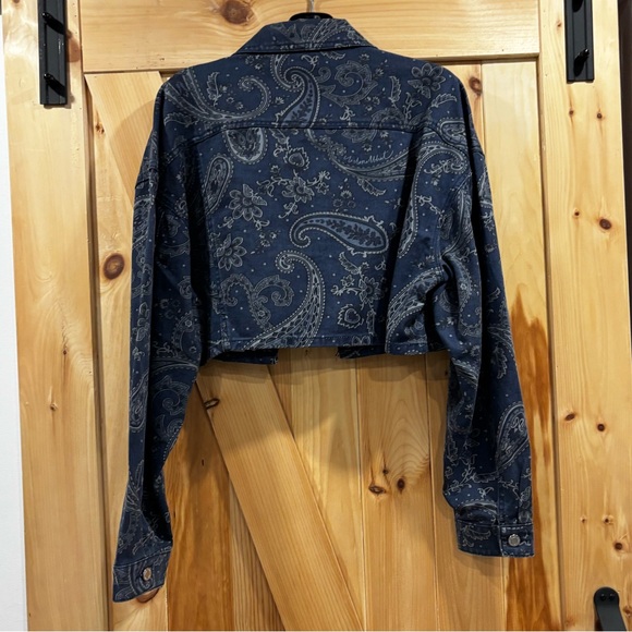 WeWoreWhat Paisley Print Denim Cropped Jacket - Picture 5 of 5